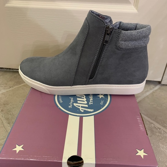 Austin trading co. gray boot - Picture 5 of 7